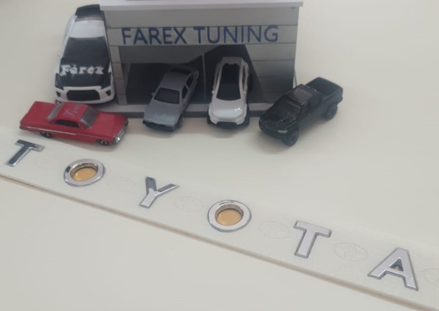 Toyota Boşluklu Büyük Boy Krom Bagaj Yazısı